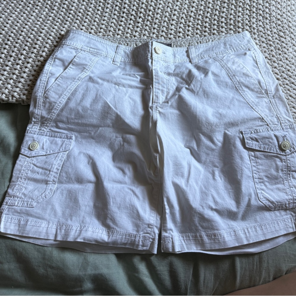 White Women's Cargo Shorts size 10